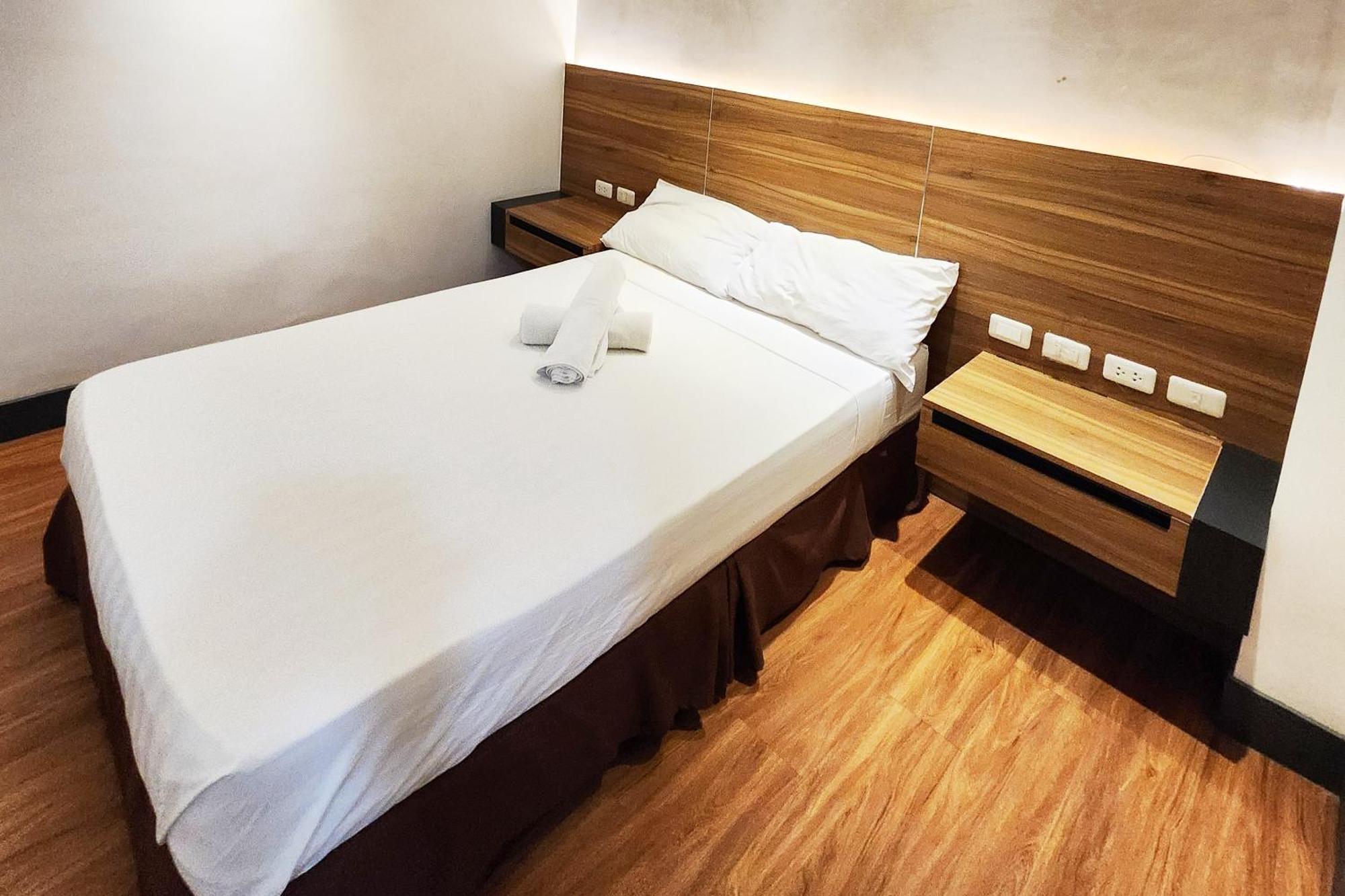 Boulevard Pension Hotel Cebu Exterior photo