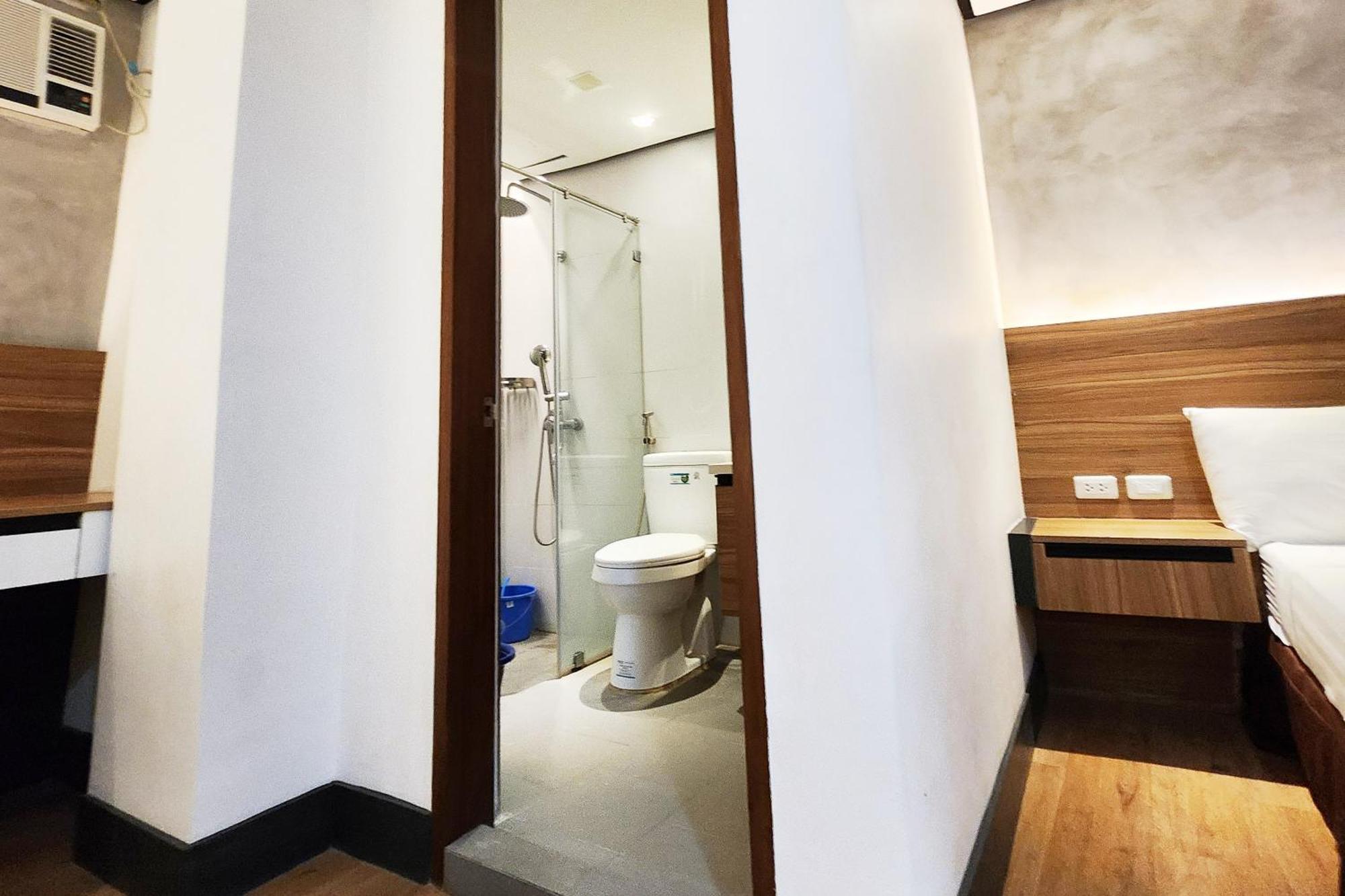 Boulevard Pension Hotel Cebu Exterior photo