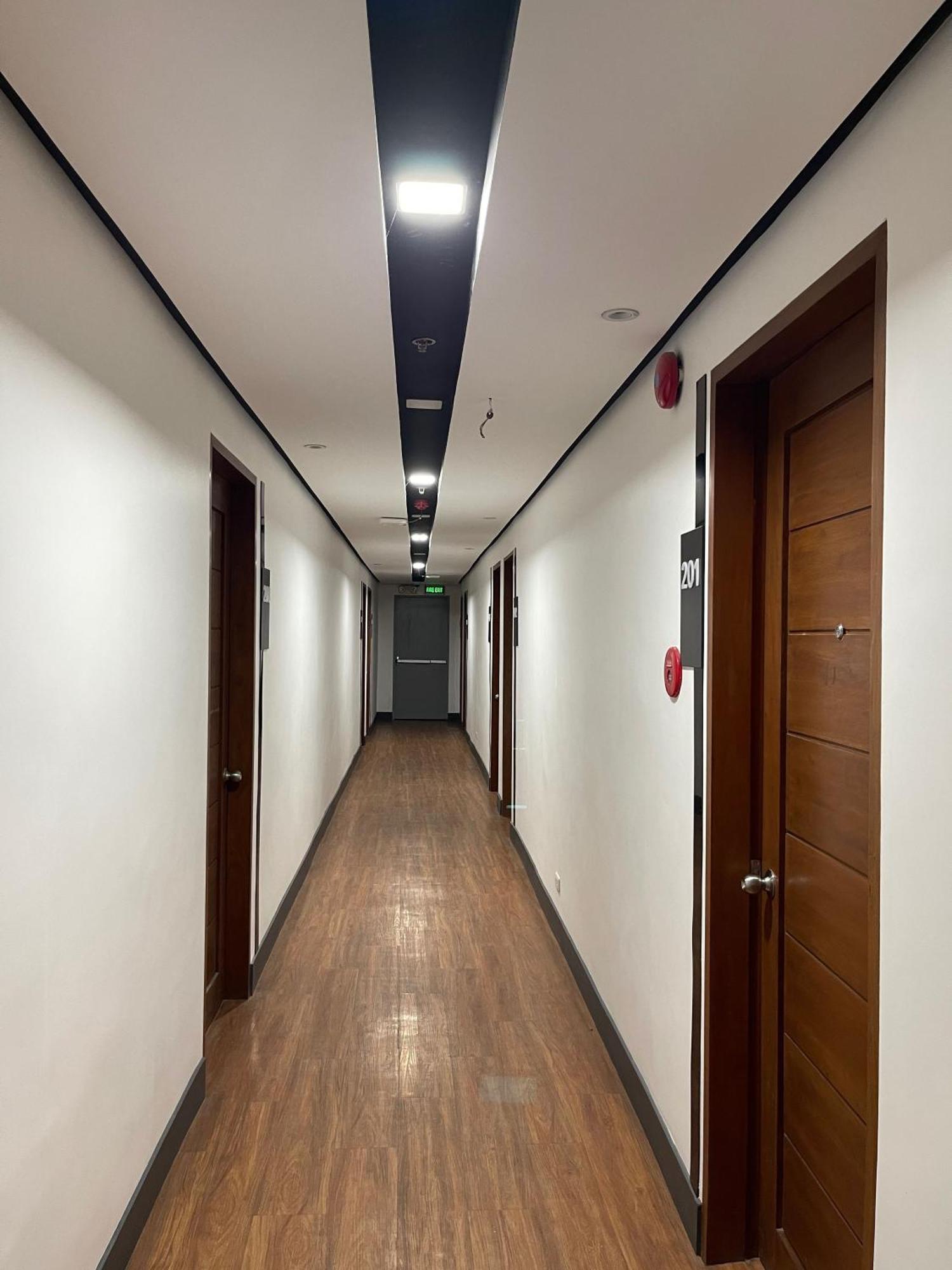 Boulevard Pension Hotel Cebu Exterior photo